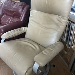 Ahh This Chair Is Super Comfy