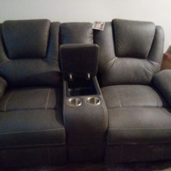 Couch With Electric Recliners 