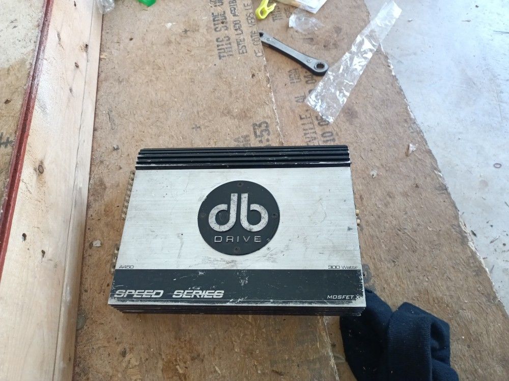 Db Drive 300 Watt Amplifier 