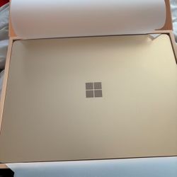 Microsoft Surface Laptop