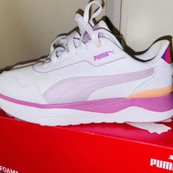 Womens Puma Shoes Size 7.5