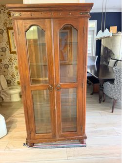 Solid curio cabinet