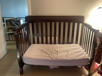 Toddler Bed/Crib