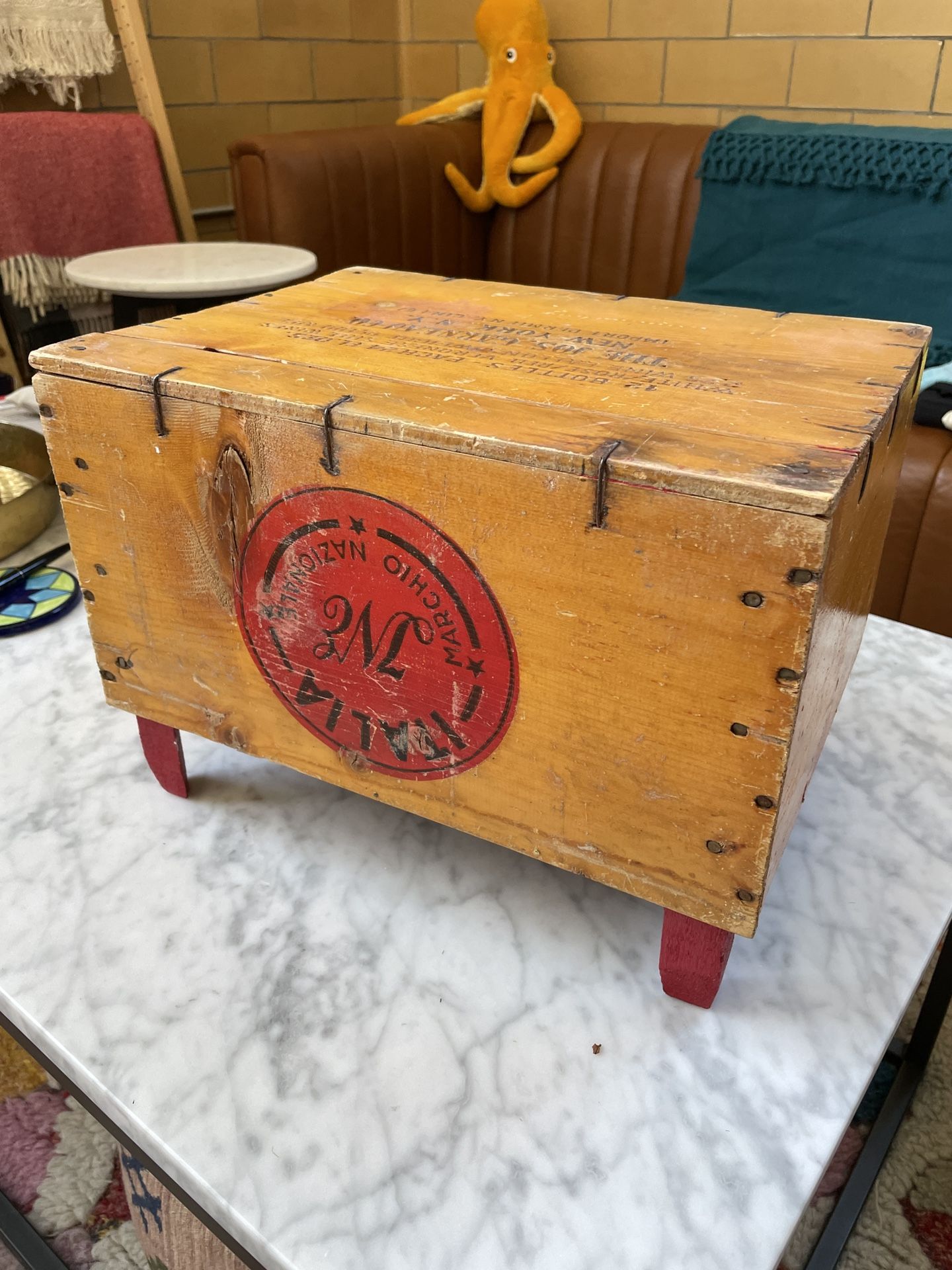 Vintage Wine Box turned into a Step Stool. ITALIA JNE MARCHIO NAZIONALE