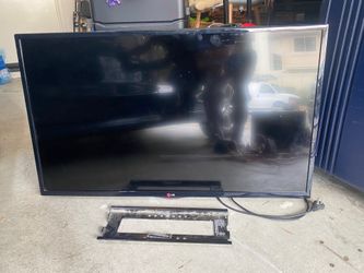 LG 42" 1080p LED TV (Model 42LN5300) – Includes Wall Mount for TV