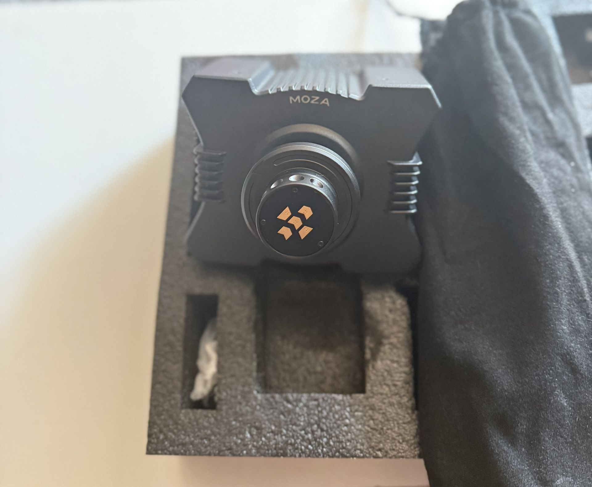 Moza R5 Wheel Base Only With All Cable Cables Included 