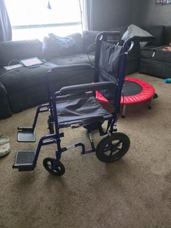Foldable wheelchair