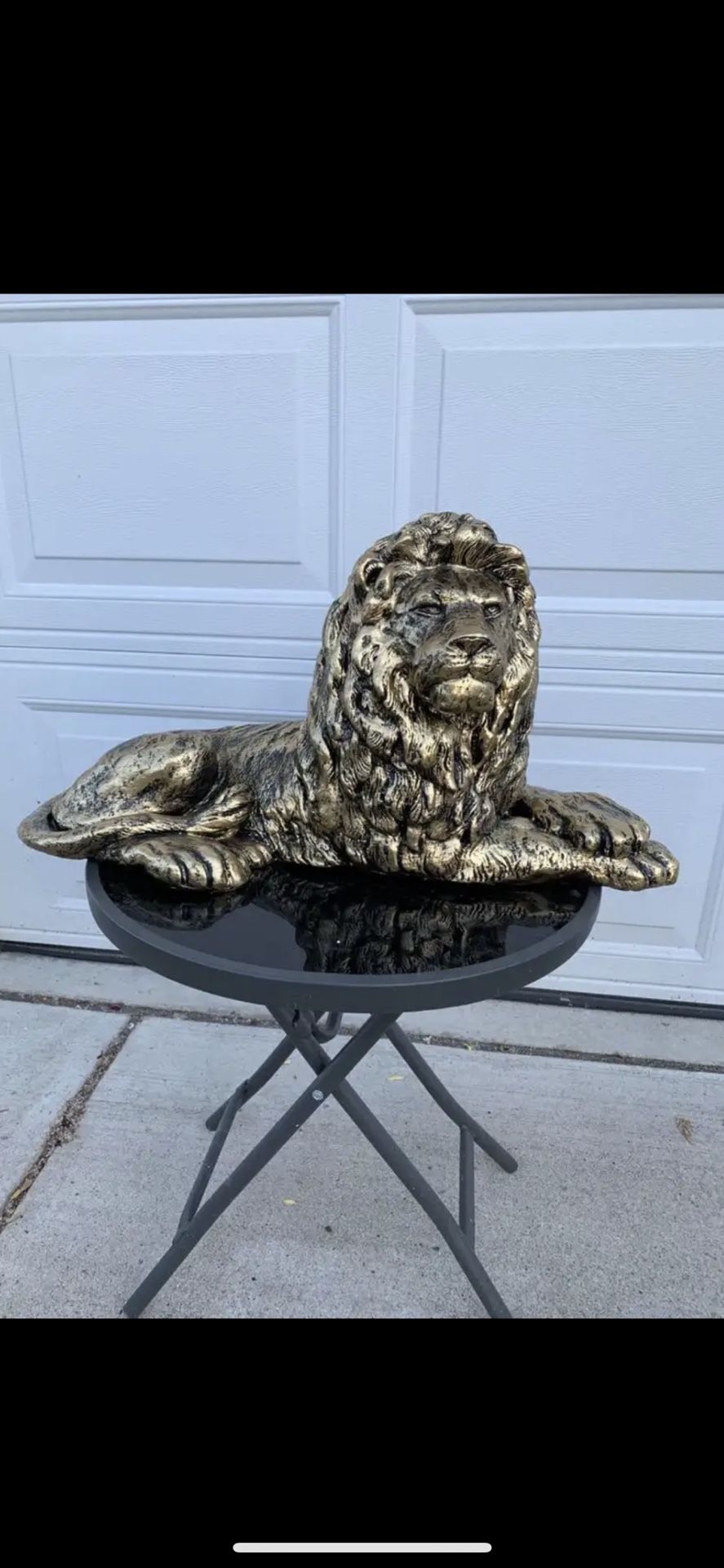 Laying Lion Statue