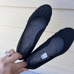 7.5  Nice Black Wedges. 
