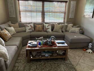 Large Gray Fabric Sectional Sofa with Chaise