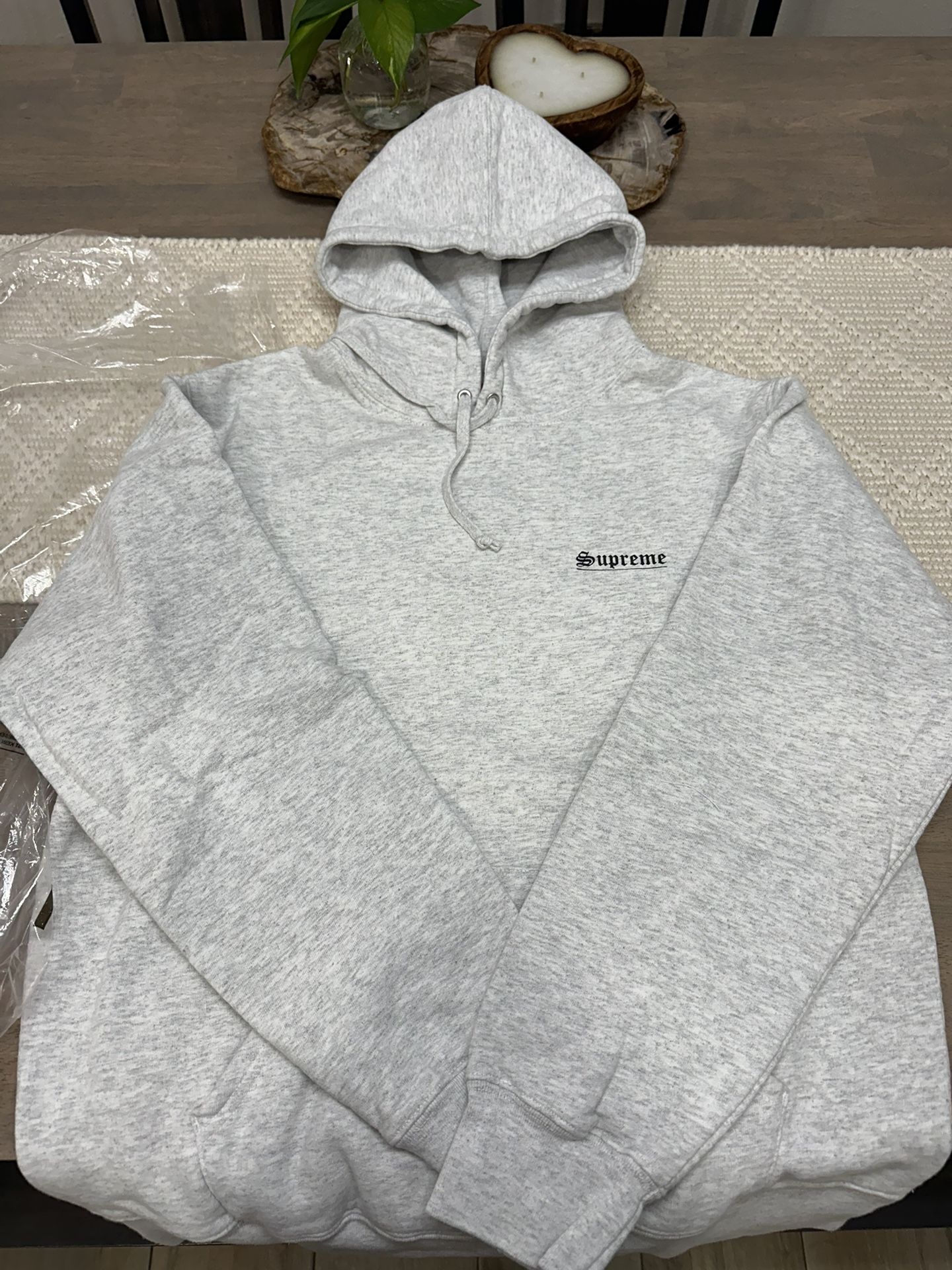 SUPREME MARY HOODED SWEATSHIRT