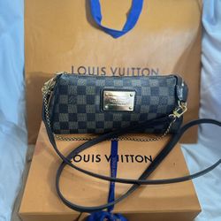 💯 Authentic Damier Ebene Eva