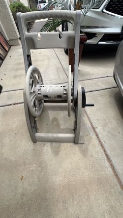 Garden hose holder