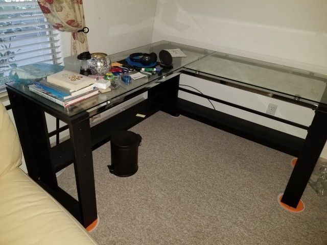6x6 Glass Office Desk Excellent Condition Pick It Up For $75