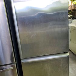 REFRIGERATOR WITH BOTTOM FREEZER 📌📌📌