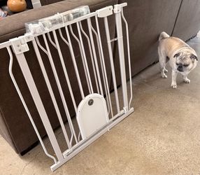 Huntea Baby Gate with Cat Door - Auto Close 29.5"-48.4" Safety Metal Dog Pet Gate for Doorway, Stairs