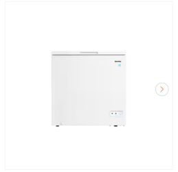 32.56 in. 7.0 cu. ft. Manual Defrost Square Model Chest Freezer with ENERGY STAR in White Garage Ready