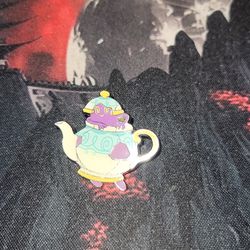 Pokémon Shining Fates Poltergeist Ghost Type Pokémon Pin Teapot 2020