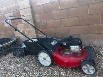 Briggs & Stratton gas Lawn Mower Yard Machines