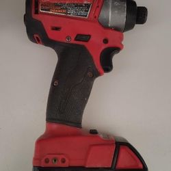 MILWAUKEE M18 FUEL IMPACT DRIVER 3 SPEED MODE WITH 5.0 BATTERY WORKING GOOD PRICE TO SELL FAST $65 PICK UP IN RIVERSIDE 