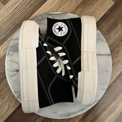 NEW Woman’s Size 8 Converse Platform Shoes PRICE IS FIRM