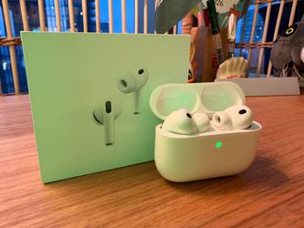 Apple AirPods Pro 3 with Charging Case