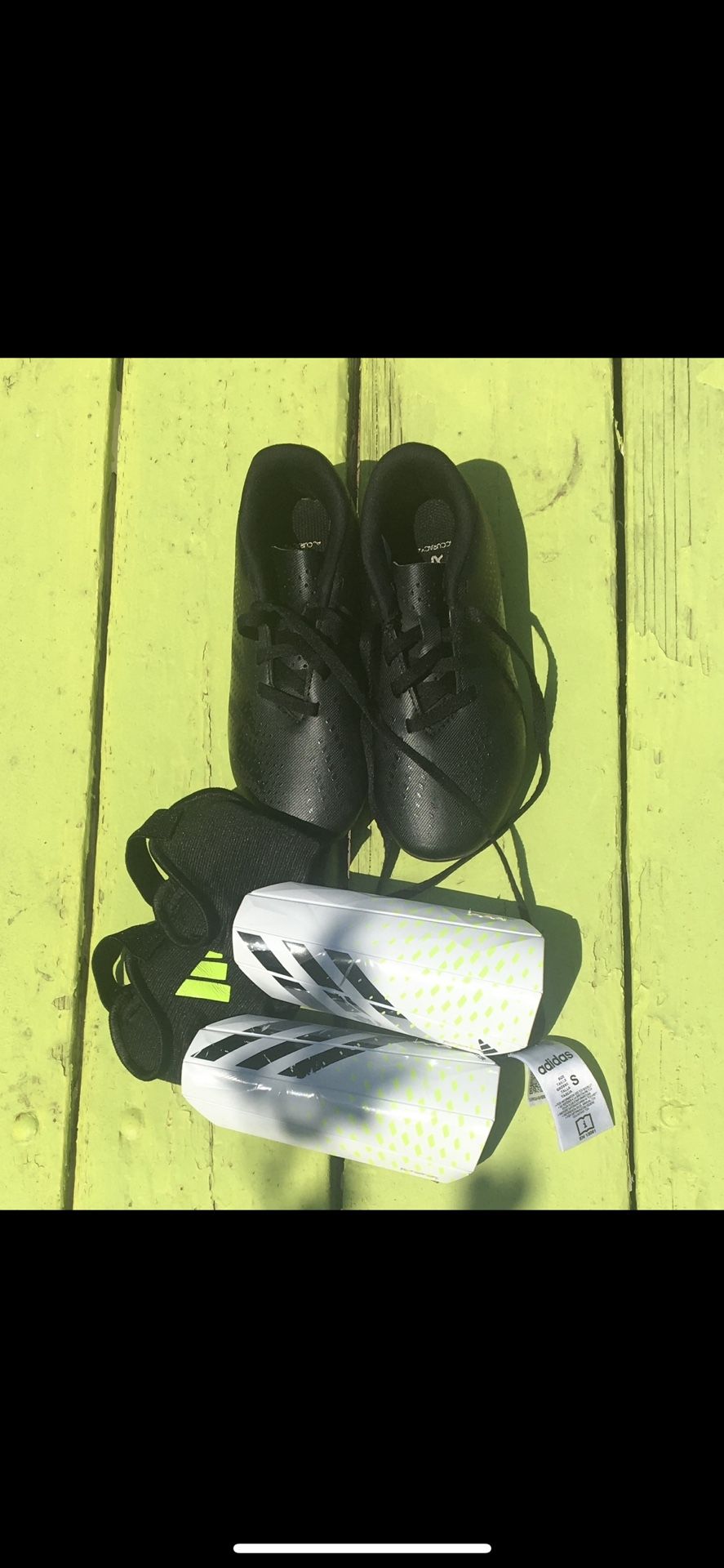 KIDS ADIDAS CLEATS & SHIN GUARD SET