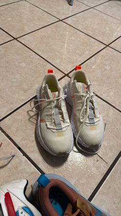 Women’s shoes