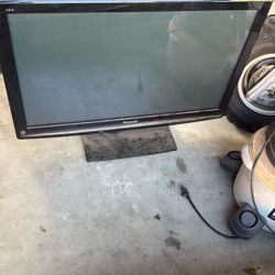 40” Panasonic And 30” Vizio Flat Screen TVs 