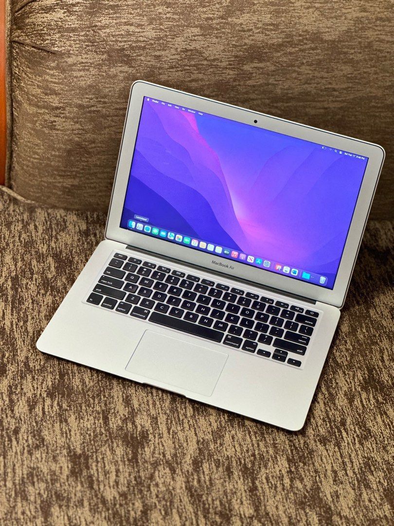 Apple MacBook Air 13” I5/8GB/256GB SSD $180