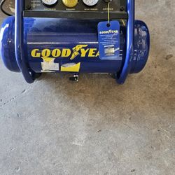 Good Year 2 Gallon Air Compressor 