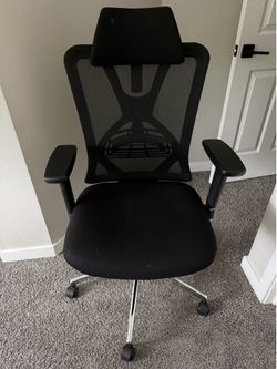 Ticova ergonomic chair