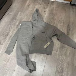 Essiantels Tracksuit