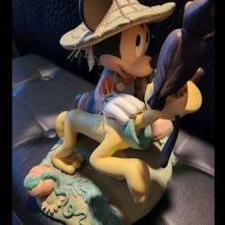 Disney rare Mickey and Pluto big fig statue