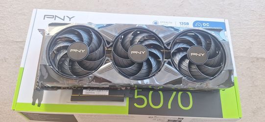 PNY NVIDIA GeForce RTX™ 5070 OC Triple Fan
