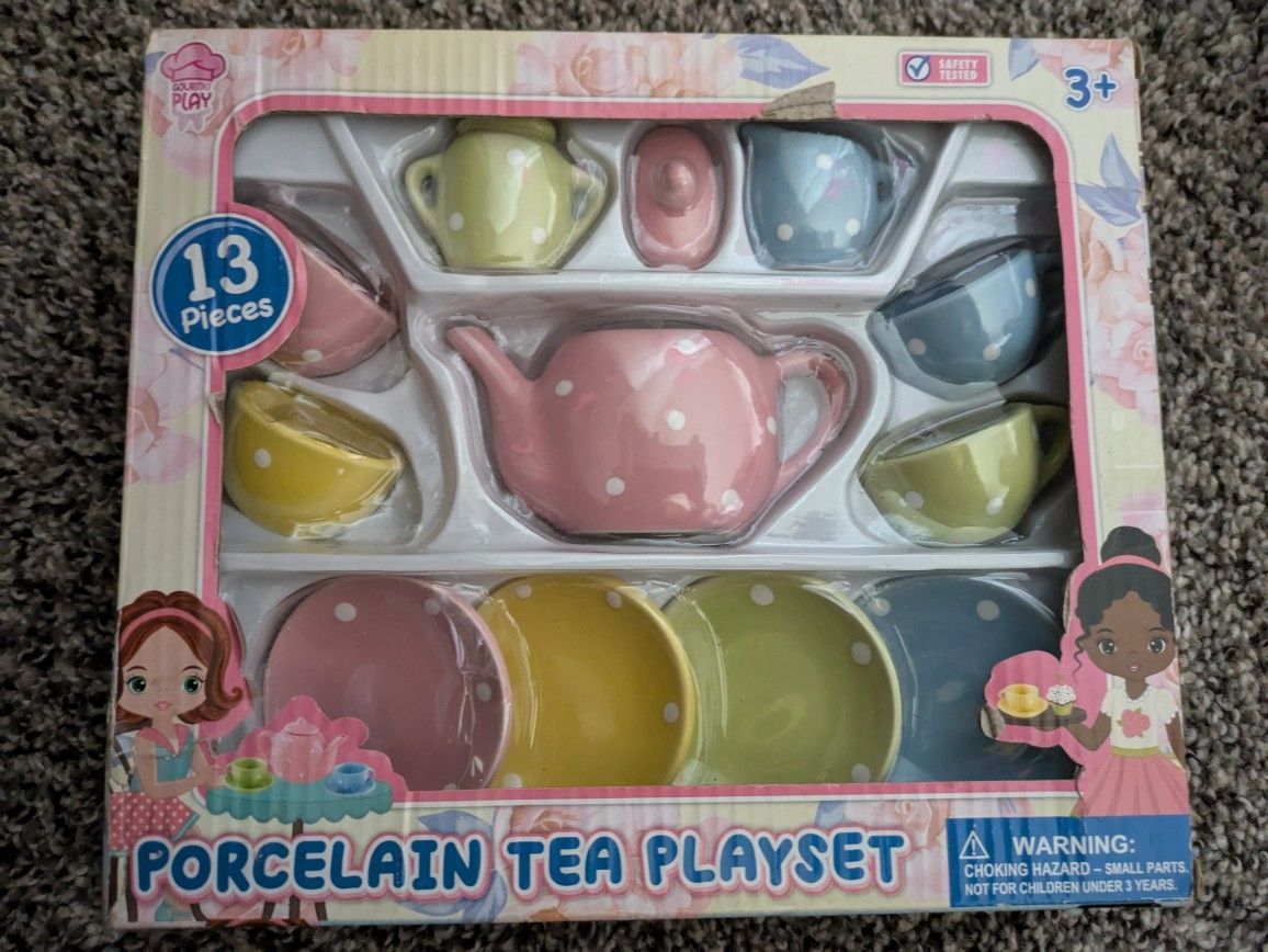 Porcelain Tea playset 13 Pcs Tea With The Queen