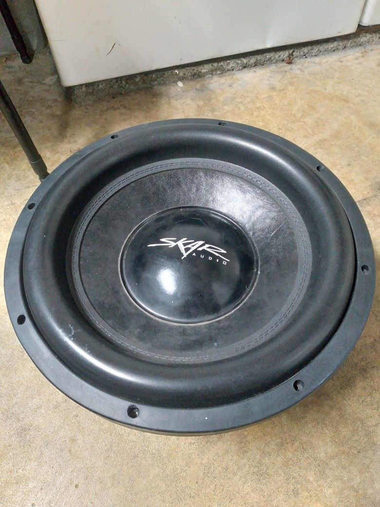 Custome Ported Box Size Fifteen Inch (31x 18.5x 18.5)  Includes A BLOWN Fifteen Inch Speaker (Evl-15d4)