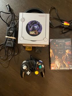 Nintendo GameCube Console Bundle with Game