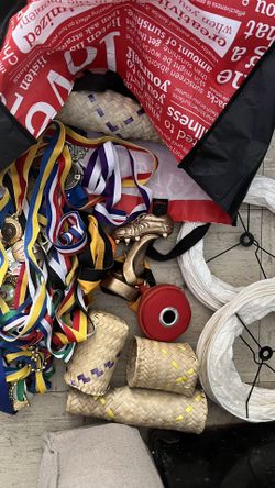 Collection Of Assorted Trinkets 