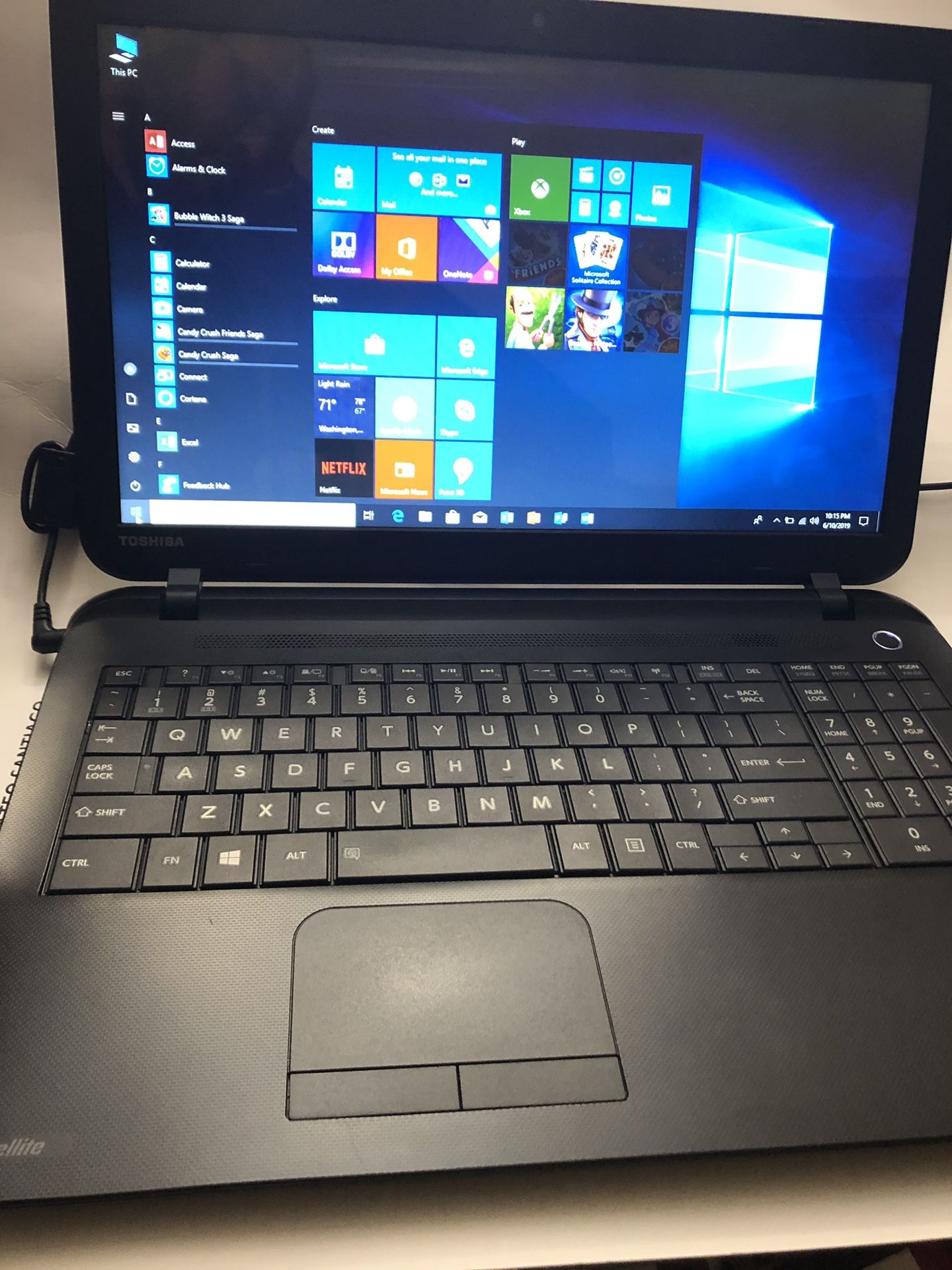 Toshiba Intel Celeron 2.16 GHz, 2 GB RAM, 500 GB Hard Drive, Wireless Wifi, Webcam, HDMI, USB-3, Windows 10, Office 2019