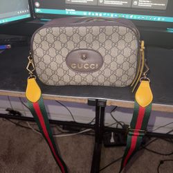 Gucci Messenger Supreme Bag