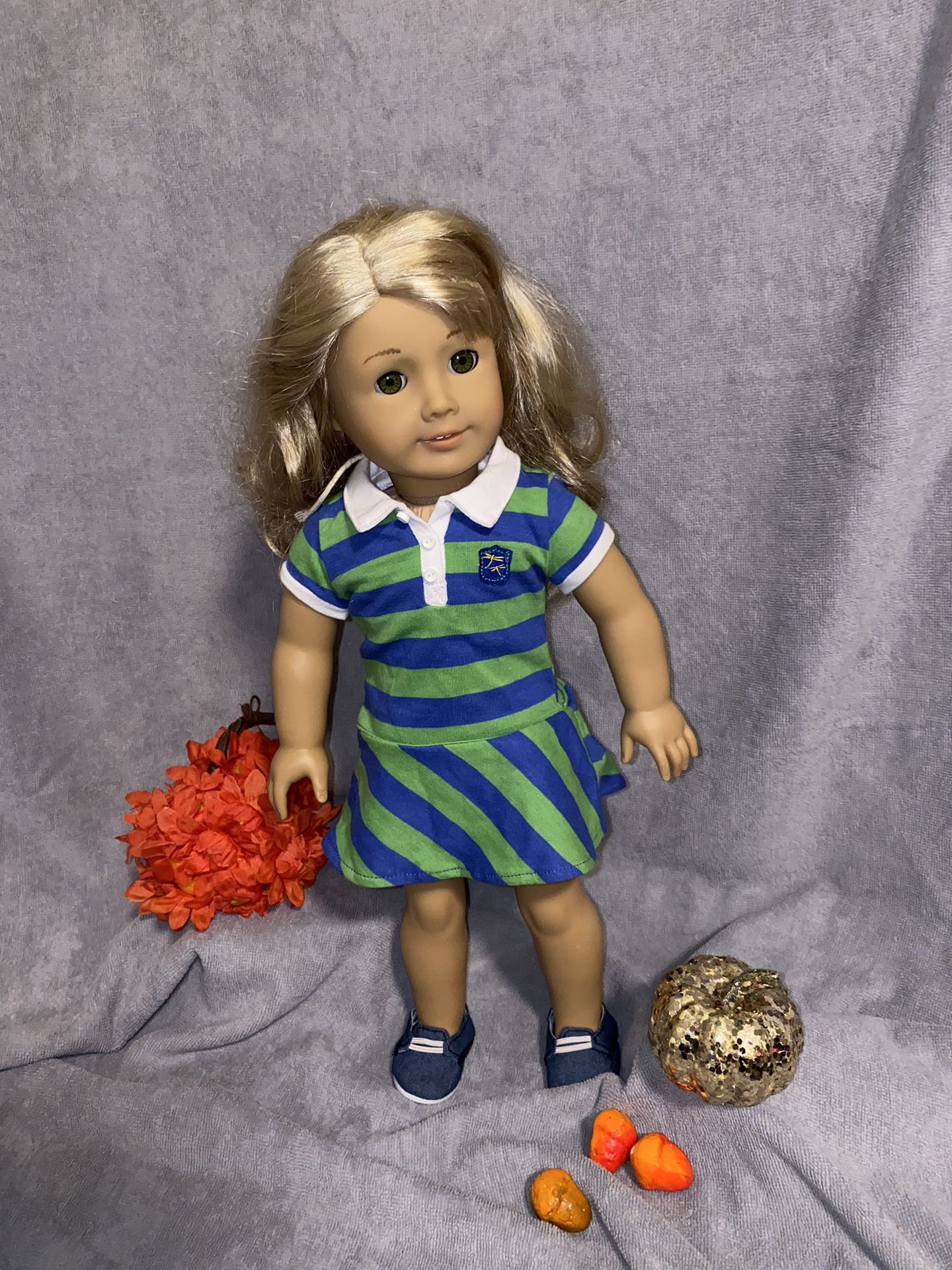 American Girl Goty 2010 Lanie Holland 18" Doll with partial meet outfit
