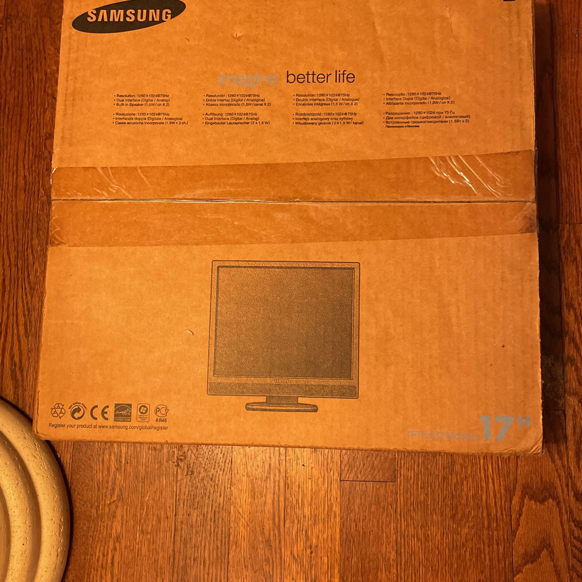 Samsung LCD Computer Monitor 17” Grey