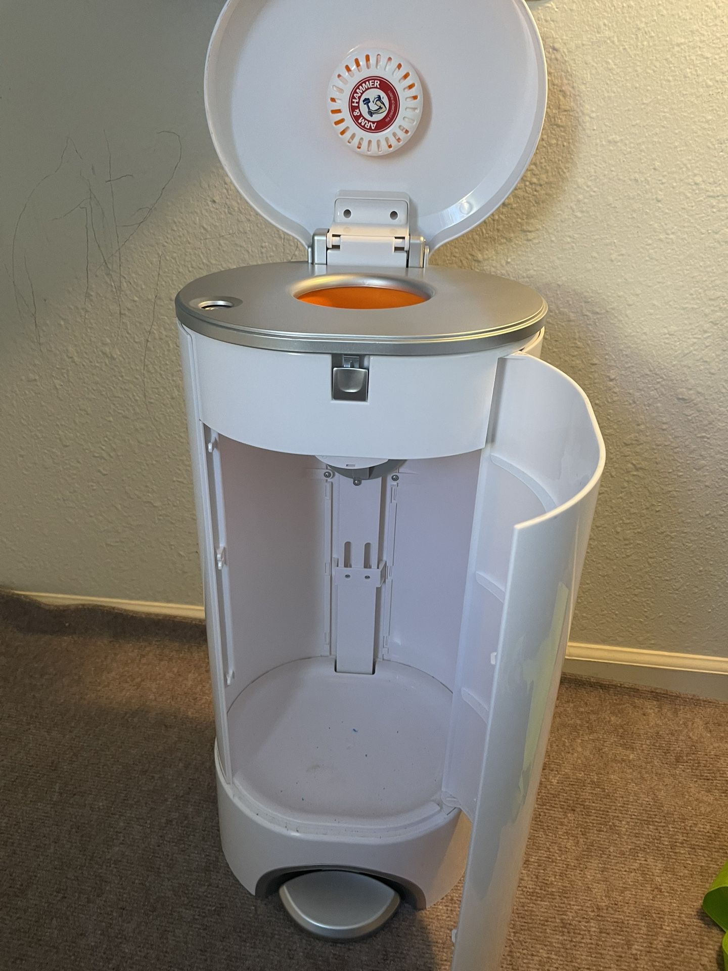 Munchkin Step Diaper Pail, White