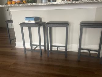 Bar stools 4 units 10$ each