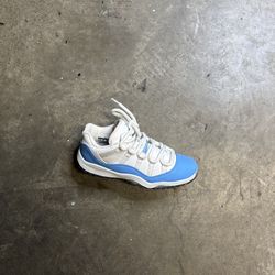 Jordan 11 UNC
