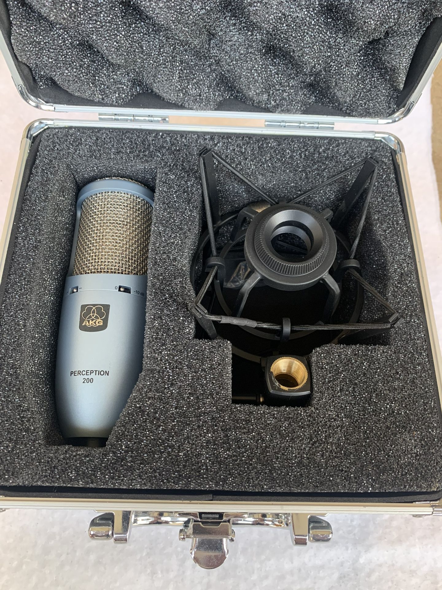 Microphone Akg Perception 400 AKG Perception 420 Condenser