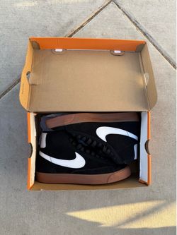 New Nike Blazer Mid ‘77 Suede – Men’s Size 8.5 – Black/Gum – Brand New
