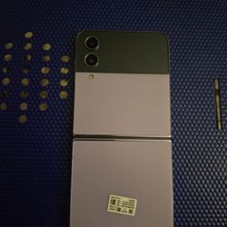 Galaxy Flip 4