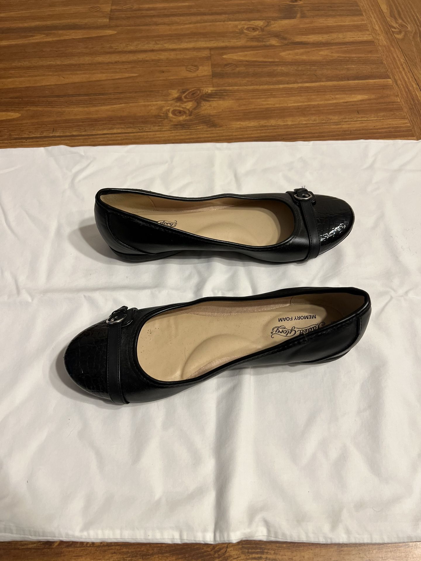 Faded Glory Women's Memory Foam 9.5 Slip Ons